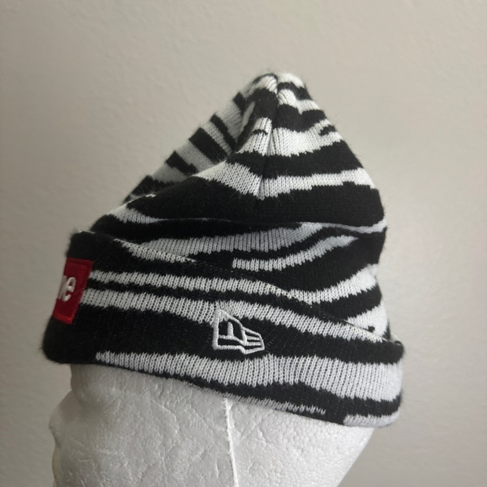 Supreme New Era Box Logo Beanie - Picture 4 of 6